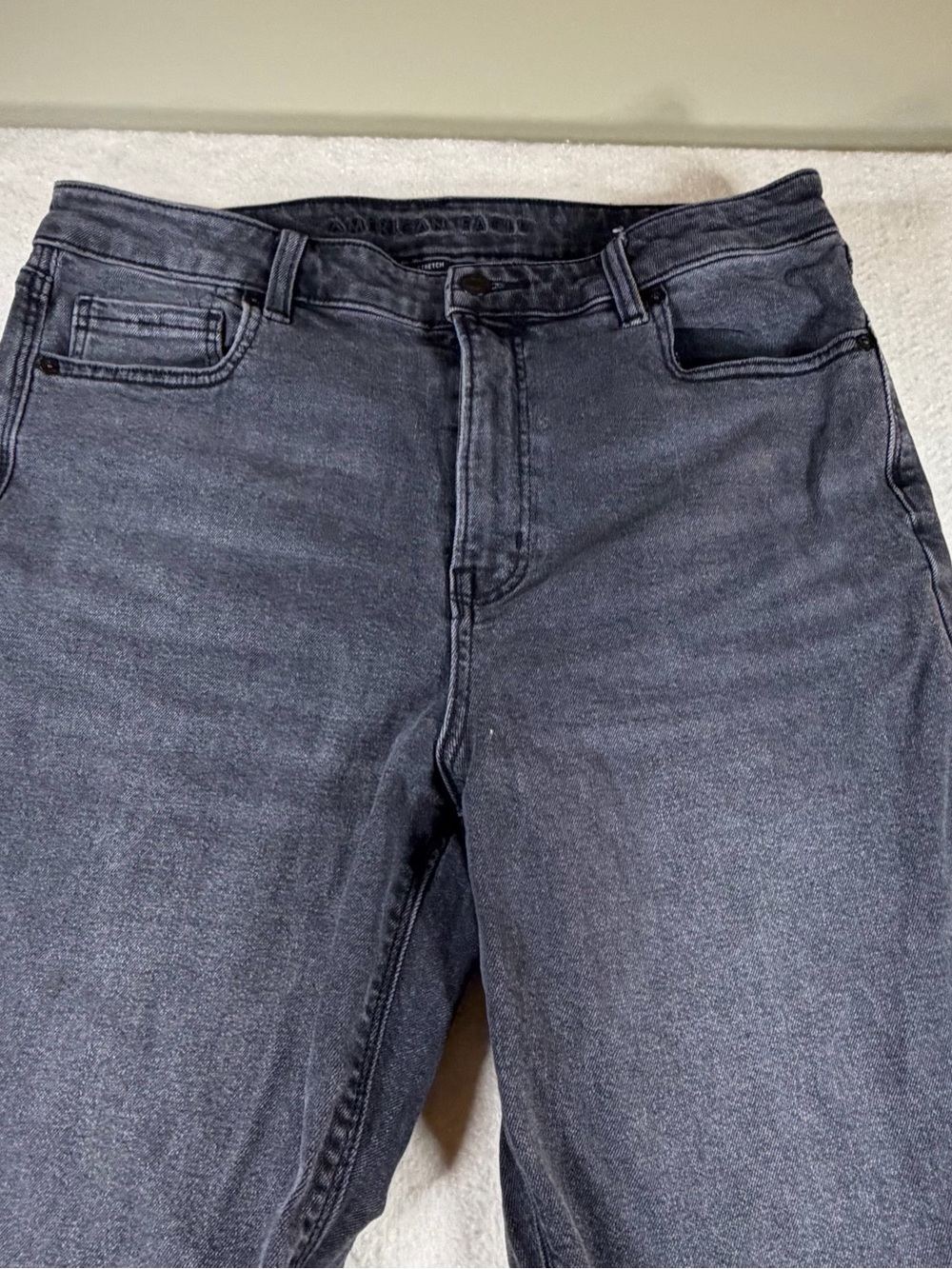 American Eagle Women’s Regular Fit Stretch Straight Leg Black Jeans Size 14 - Picture 2 of 6